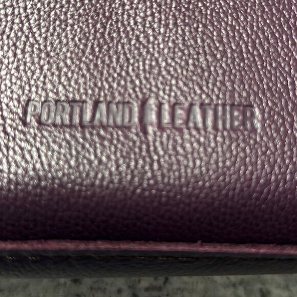 Portland Leather Large Premium Raindrop with zipper in plum. - Picture 9 of 10